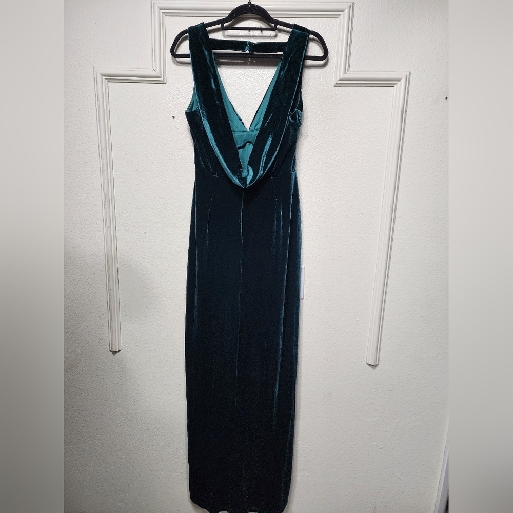 Emerald Green Velvet Evening Gown with Open Back - Picture 9 of 11